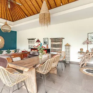 https://villa-ganesh-bungalows-bali.ubudhotelsnow.com